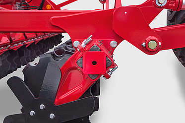 Large rubber suspension ensures good contour-following qualities, stable disc angle and low wear and tear